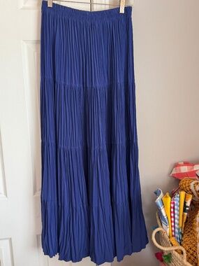 NWOT, BEAUTIFUL PERIWINKLE DENIM BLUE, LONG PRAIRIE SKIRT!